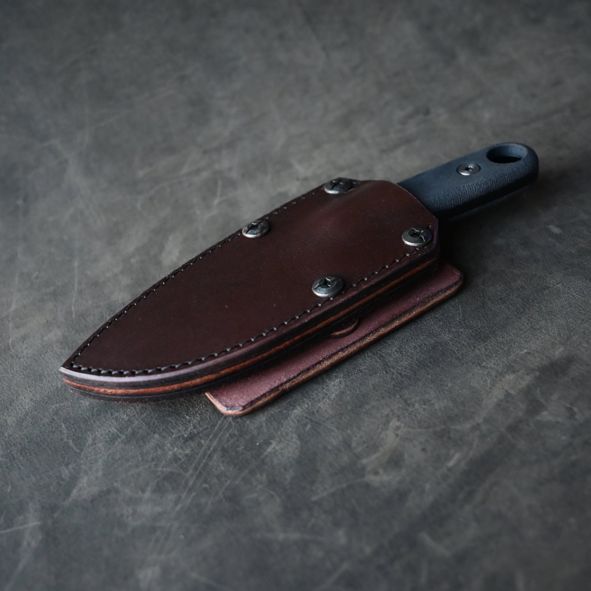 Izula / 2 Horizontal Carry Retention Sheath