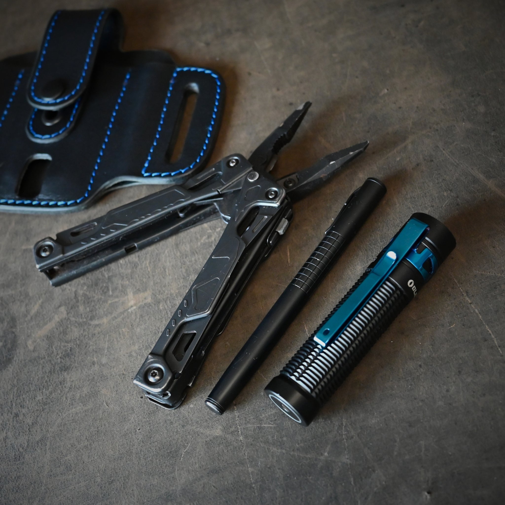 Large Trio EDC Pancake Holster With Keeper Black & Blue