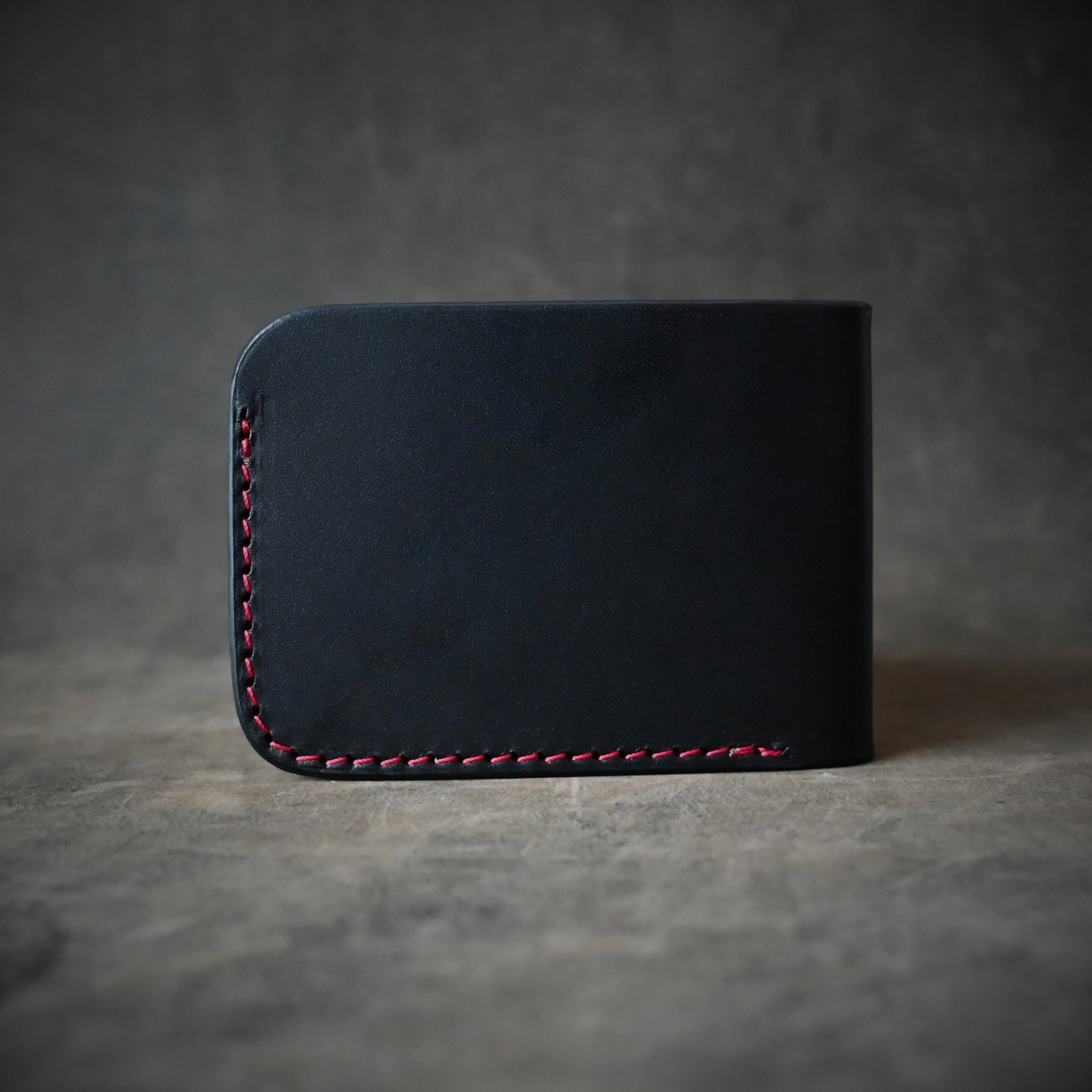 Bifold 2.0 Black With Red Thread