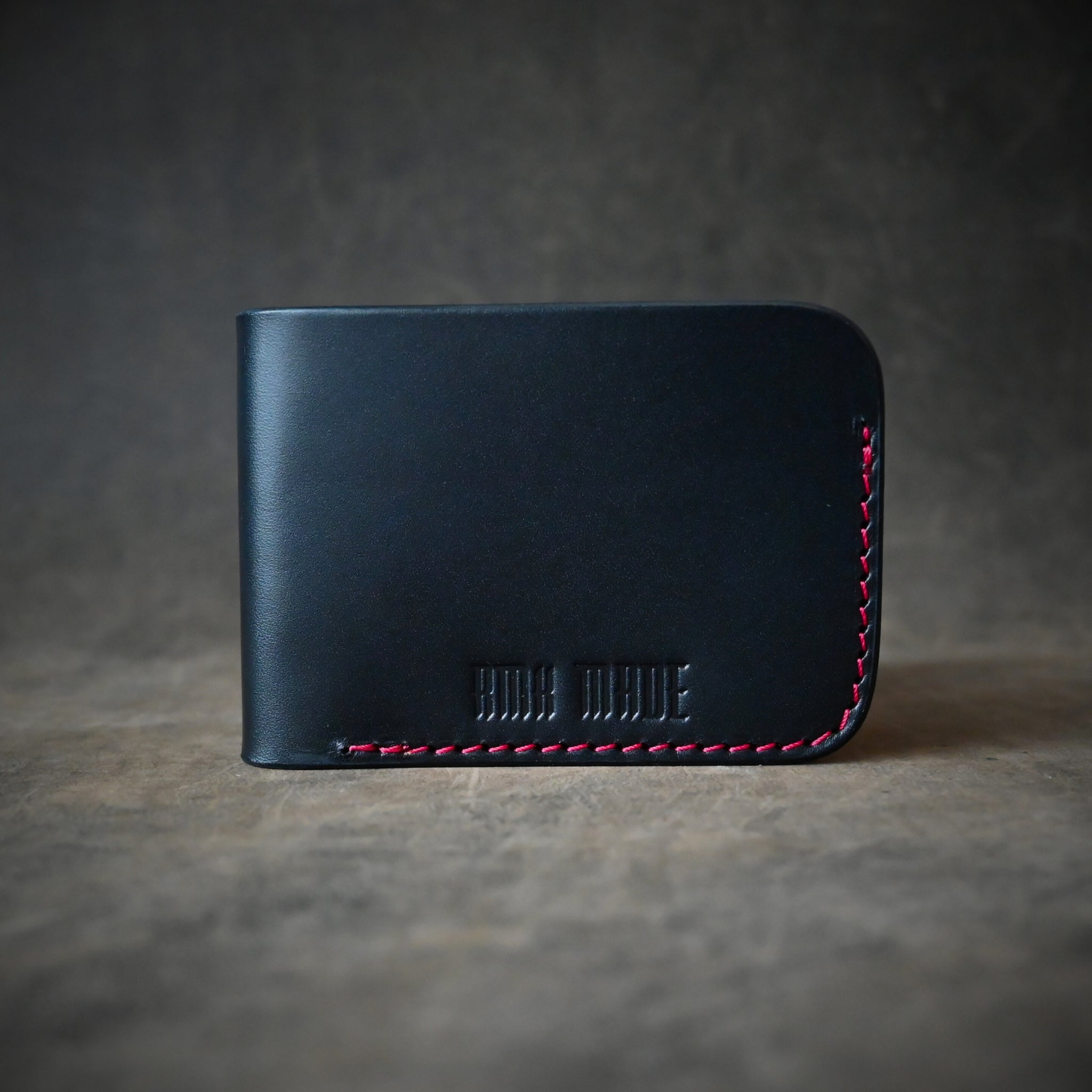 Bifold 2.0 Black With Red Thread