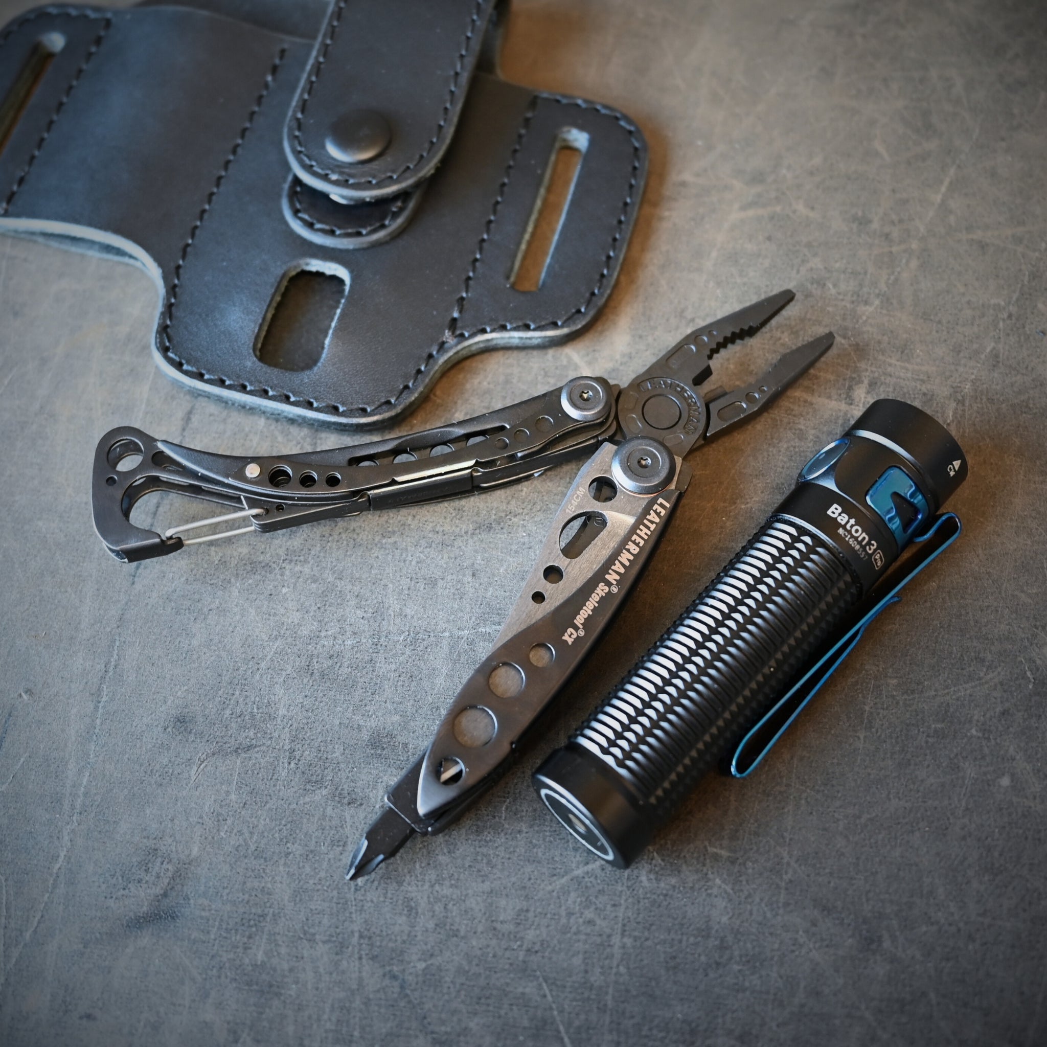 Duo Pancake Bundle Leatherman Skeletool + Olight Baton 3
