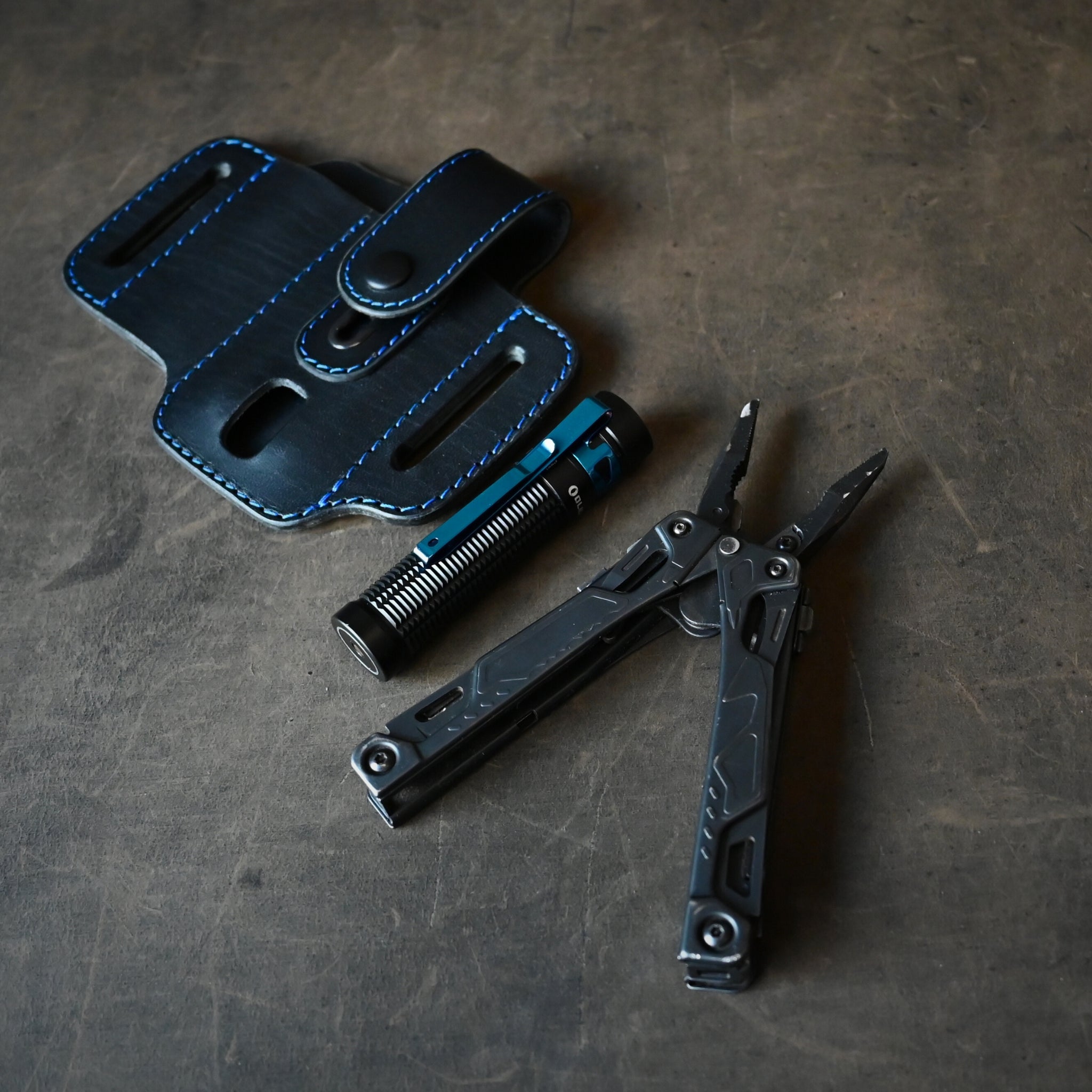 Large Duo EDC Pancake Holster With Keeper Black & Blue